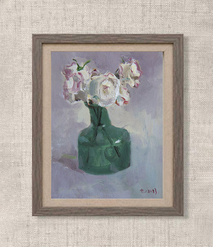 Modern Still Life Oil Painting – White Flowers in Green Glass Vase