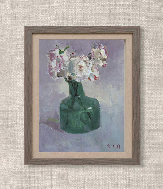 Modern Still Life Oil Painting – White Flowers in Green Glass Vase